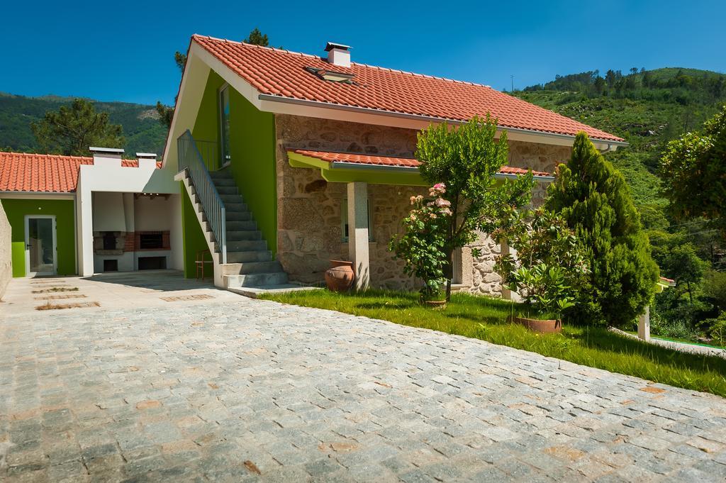 Casa Da Ribeira Do Cirio Guest House Seia Bagian luar foto